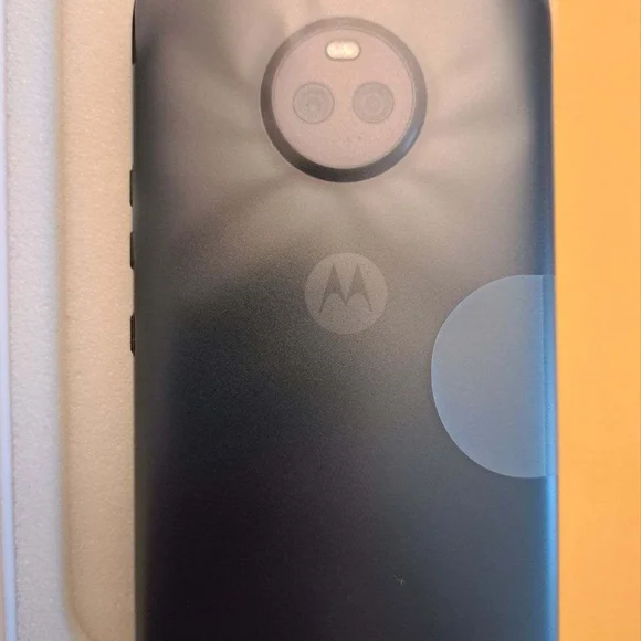 Google Moto X4 phone